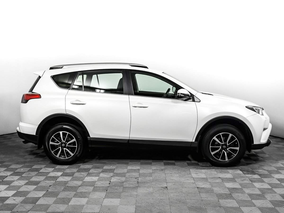 Купить Toyota RAV4, 2017, 118 617 км, фото №4