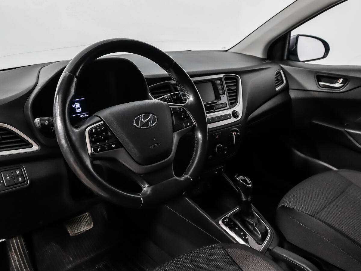 Купить Hyundai Solaris, 2017, 149 329 км, фото №9