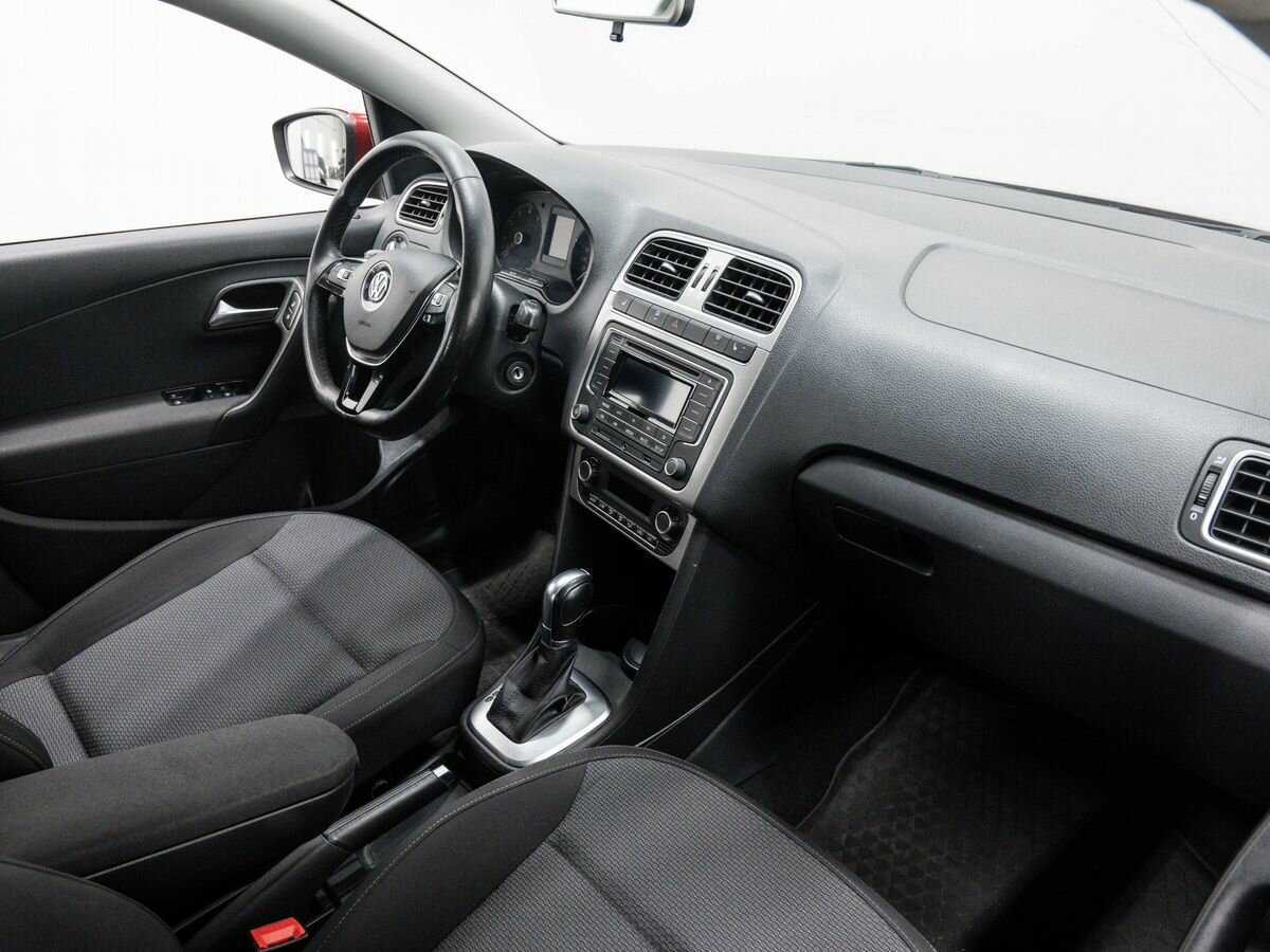 Купить Volkswagen Polo, 2017, 93 000 км, фото №5
