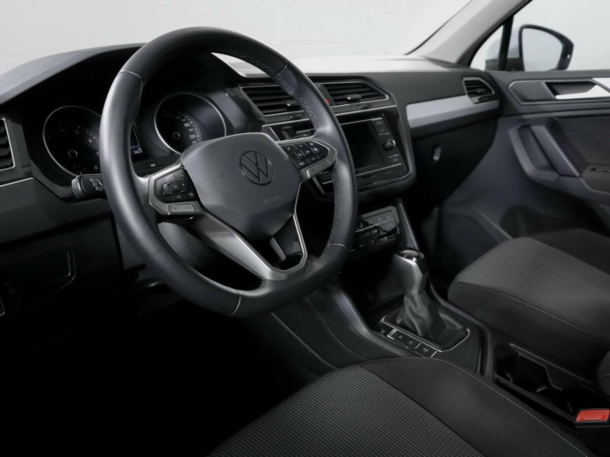 Купить Volkswagen Tiguan II Рестайлинг, 2021, 8 100 км, фото №13