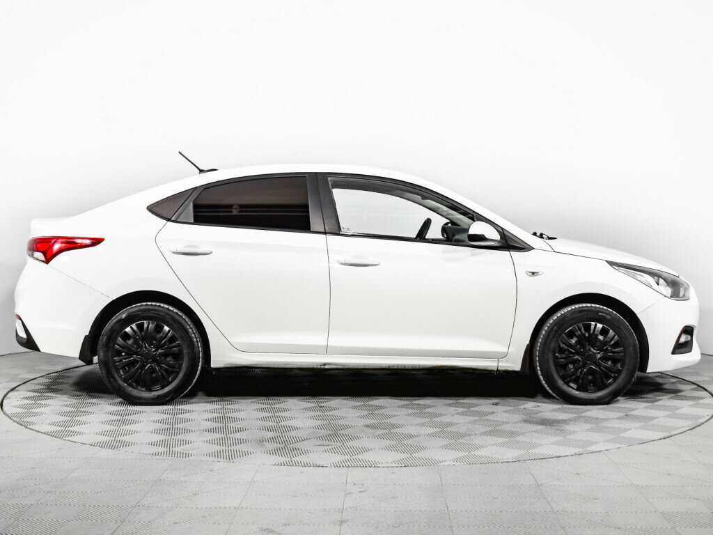 Купить Hyundai Solaris, 2017, 95 890 км, фото №4