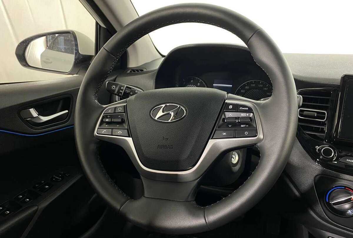 Купить Hyundai Solaris, 2021, 13 369 км, фото №9