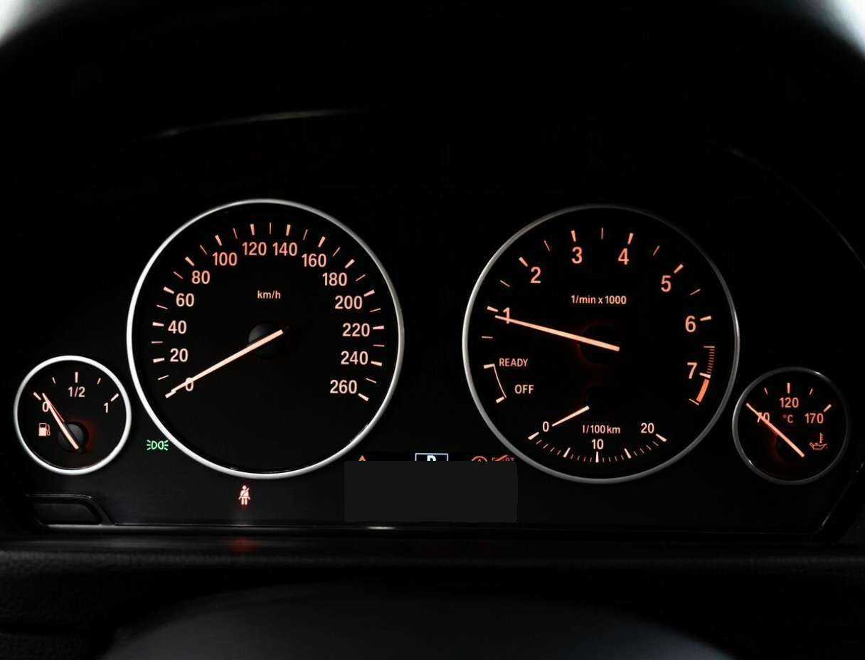 Купить BMW 3 серии 318i, 2015, 119 000 км, фото №12