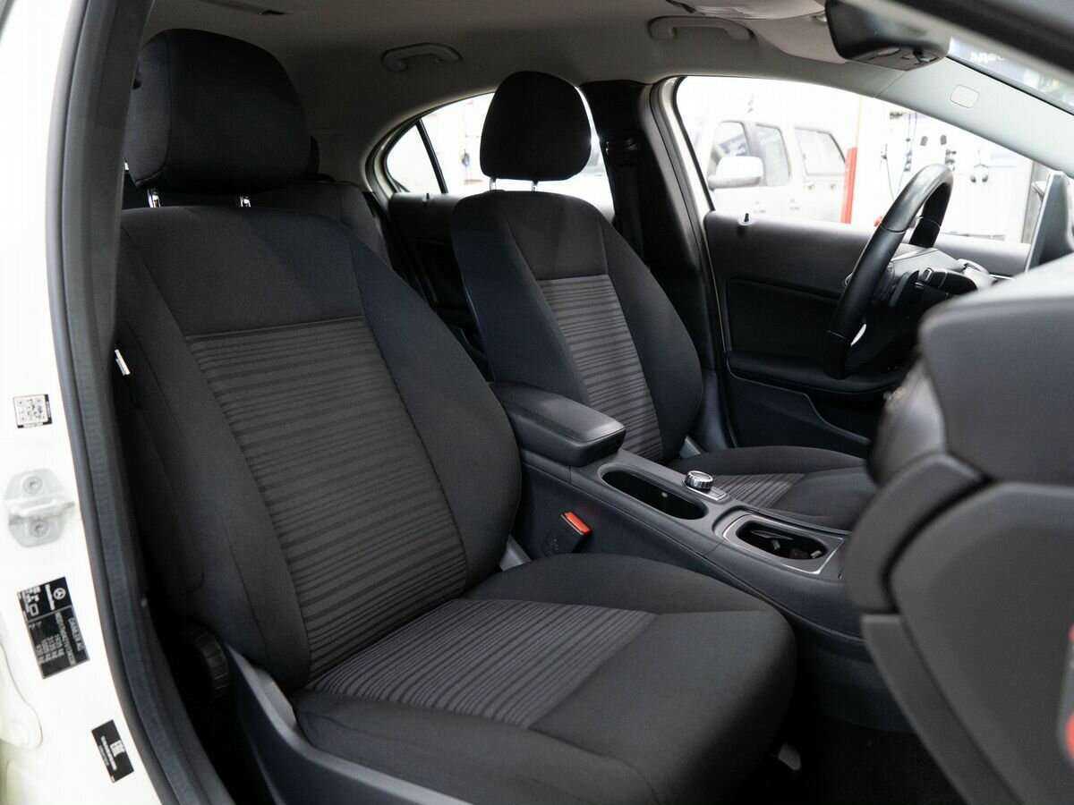 Купить Mercedes-Benz A-Класс 180, 2016, 130 000 км, фото №9