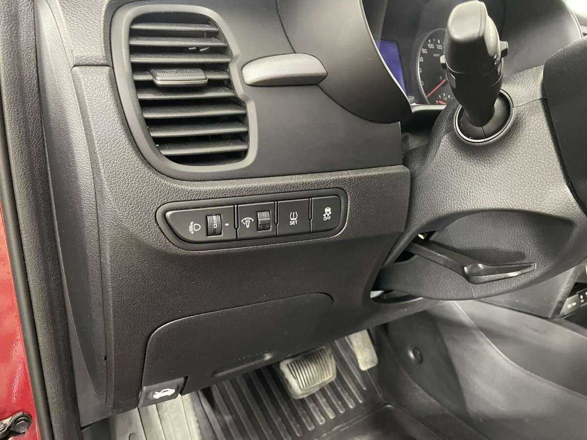 Купить Kia Rio X-Line, 2019, 117 539 км, фото №9