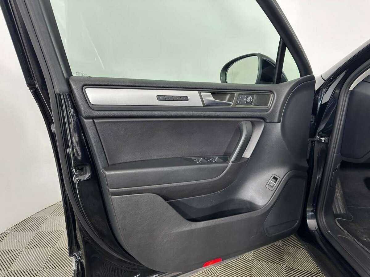 Купить Volkswagen Touareg, 2012, 216 981 км, фото №8