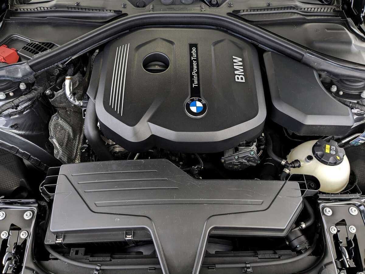 Купить BMW 3 серии 318i, 2018, 89 082 км, фото №9