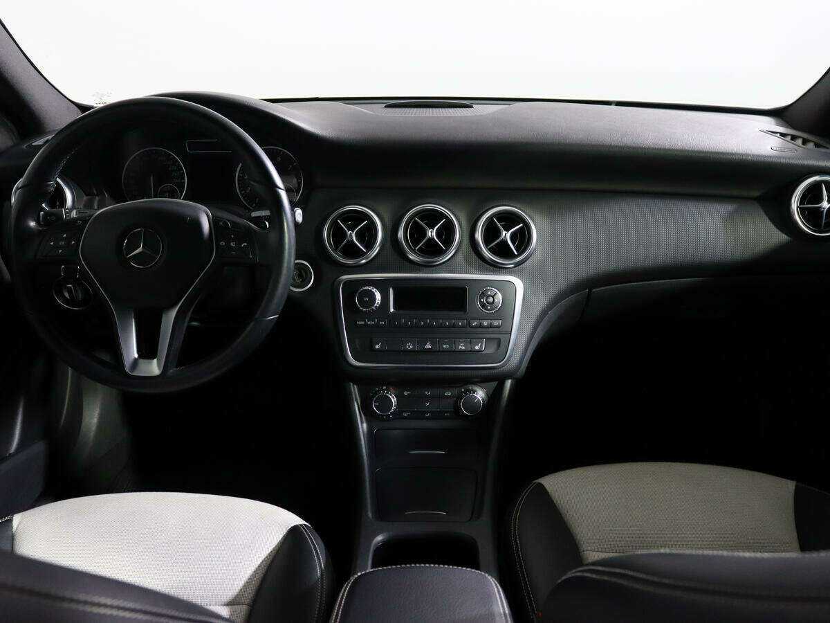 Купить Mercedes-Benz A-Класс 180, 2014, 76 300 км, фото №11