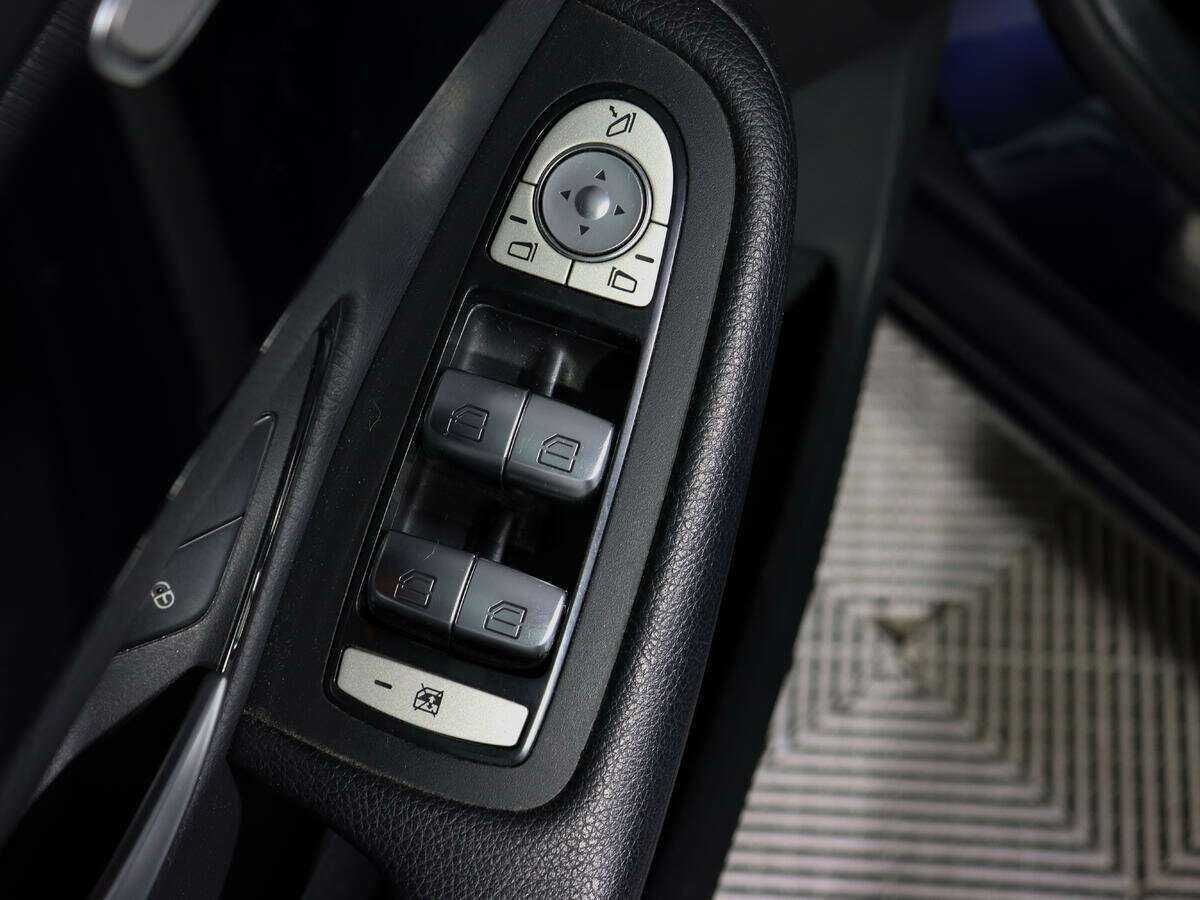 Купить Mercedes-Benz C-Класс 180, 2018, 145 809 км, фото №13
