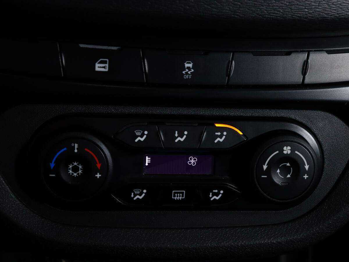 Купить Lada (ВАЗ) Vesta SW, 2019, 101 000 км, фото №16