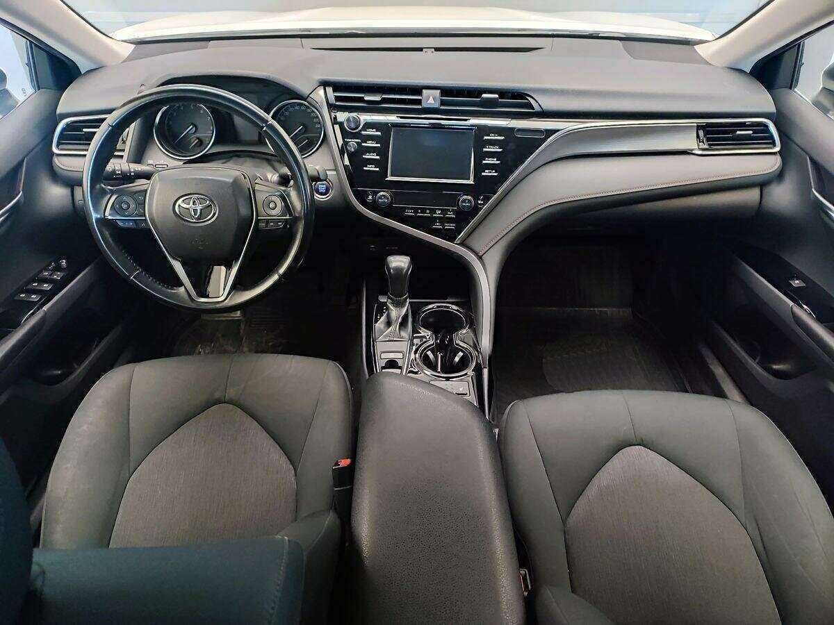 Купить Toyota Camry, 2018, 68 281 км, фото №9