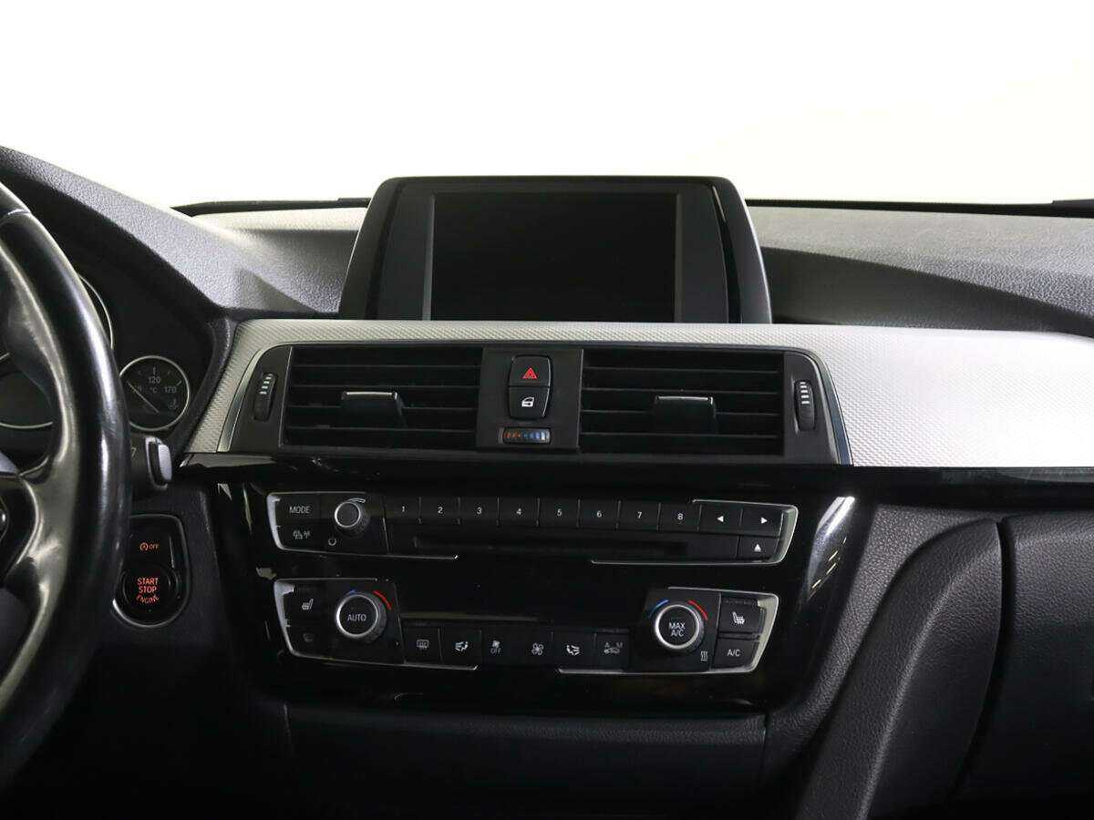 Купить BMW 3 серии 320i xDrive, 2016, 108 500 км, фото №11