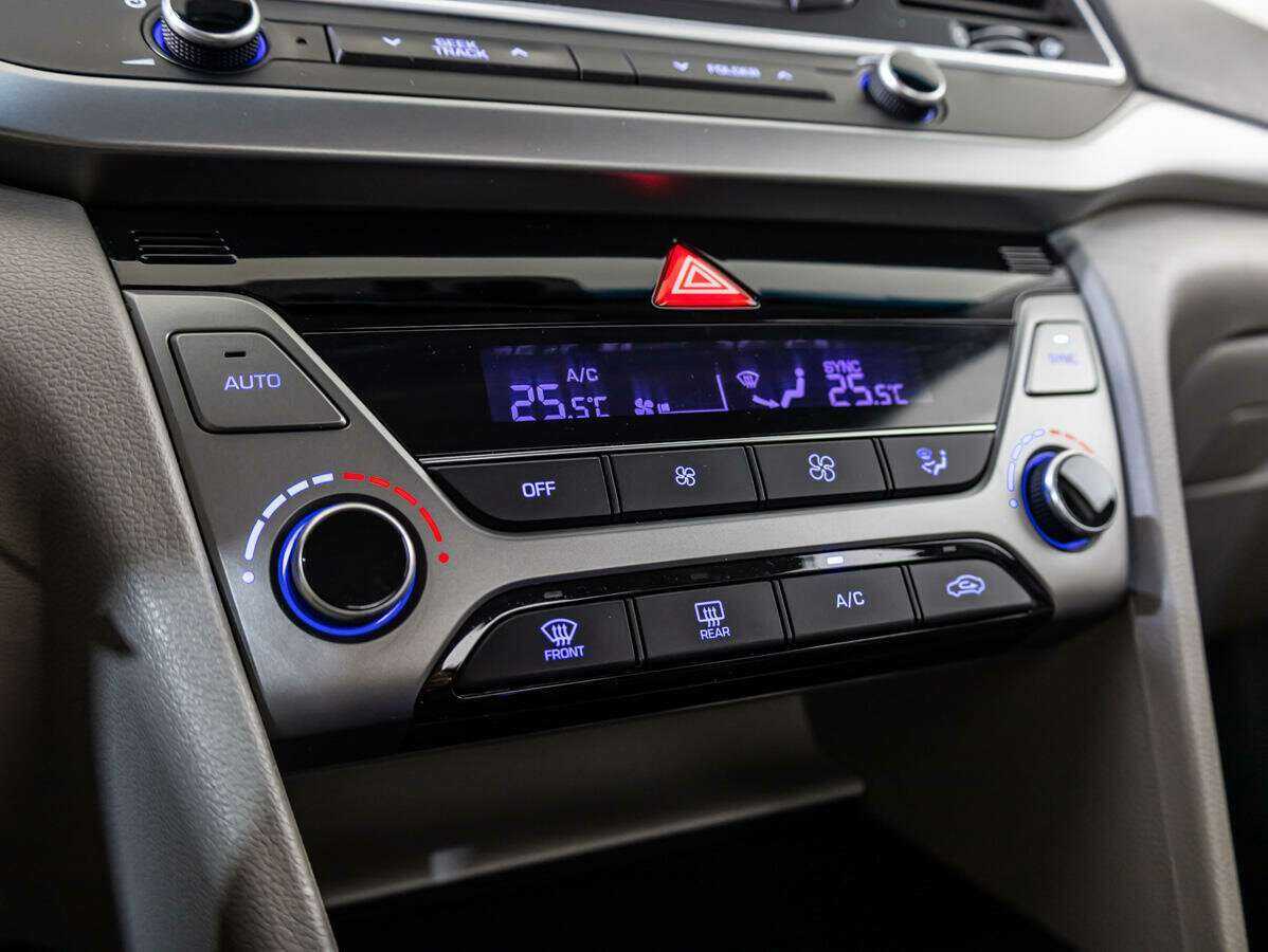 Купить Hyundai Elantra, 2018, 109 281 км, фото №14