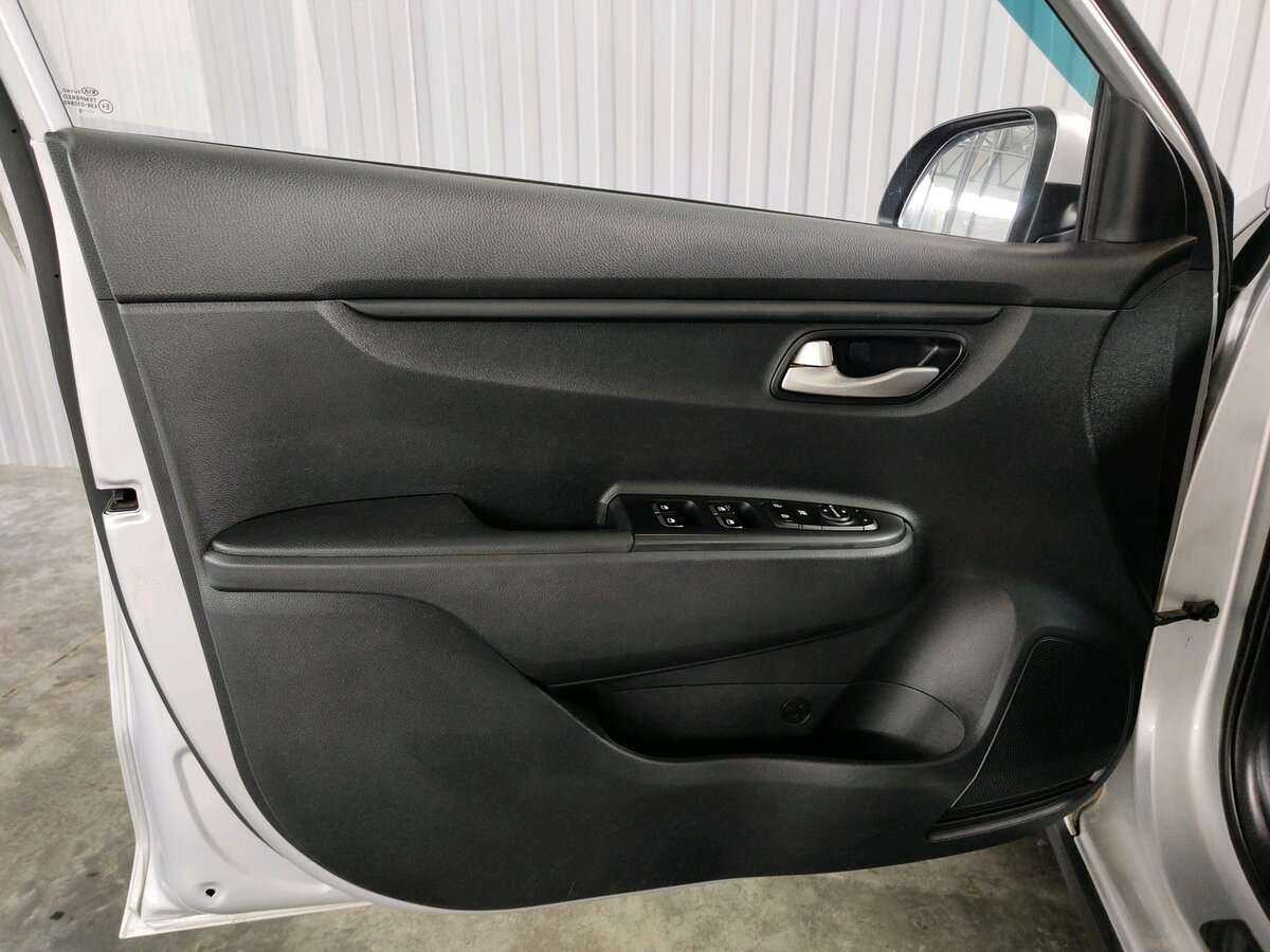 Купить Kia Rio X-Line, 2019, 120 208 км, фото №12