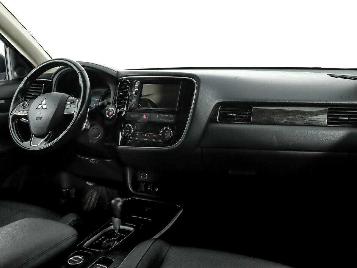Купить Mitsubishi Outlander, 2017, 153 940 км, фото №9