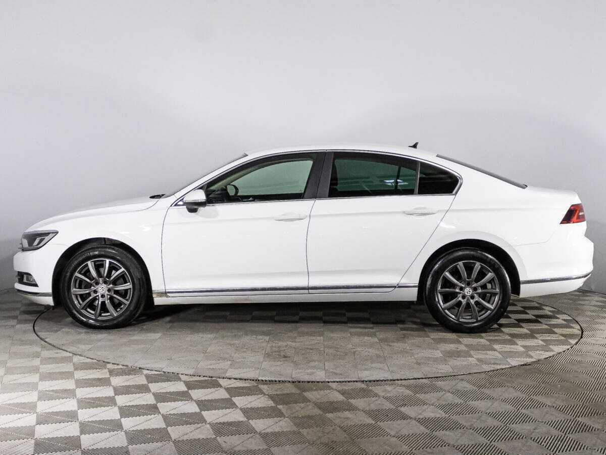 Купить Volkswagen Passat DSG7, 2017, 76 550 км, фото №8