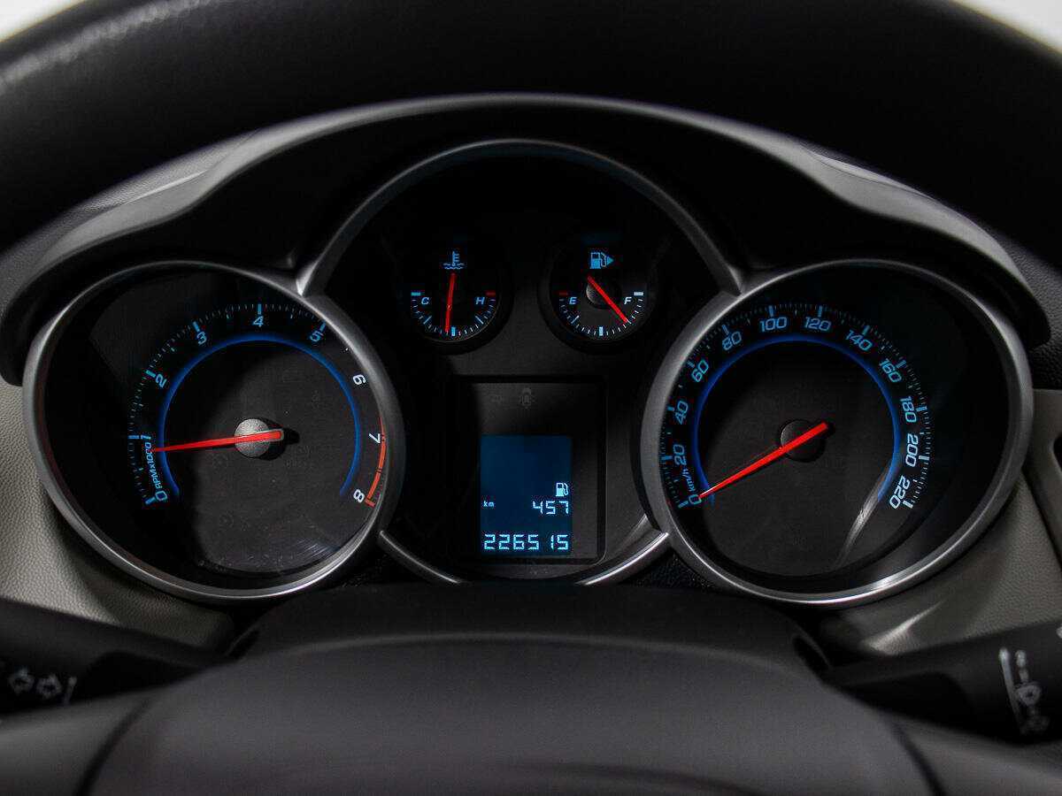Купить Chevrolet Cruze, 2012, 226 514 км, фото №10