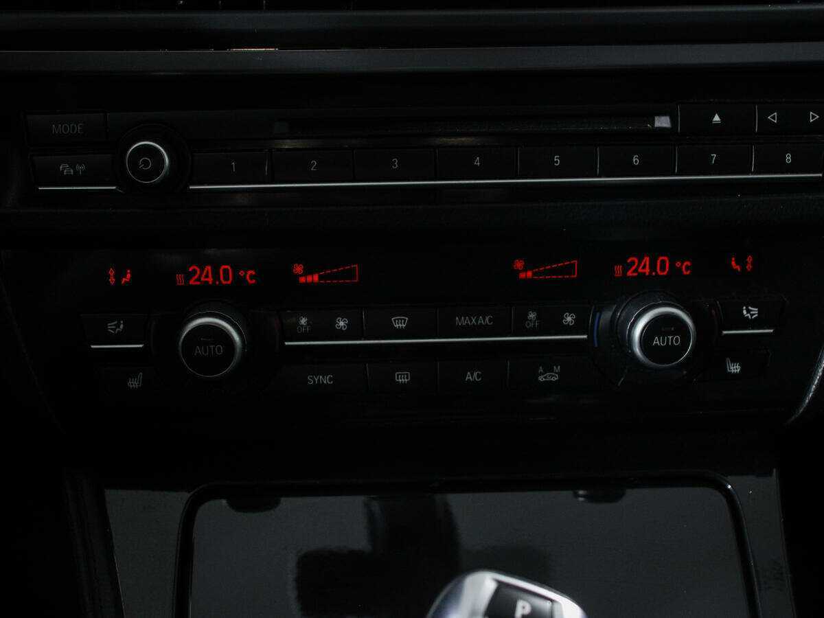 Купить BMW 5 серии 528i, 2013, 235 185 км, фото №9