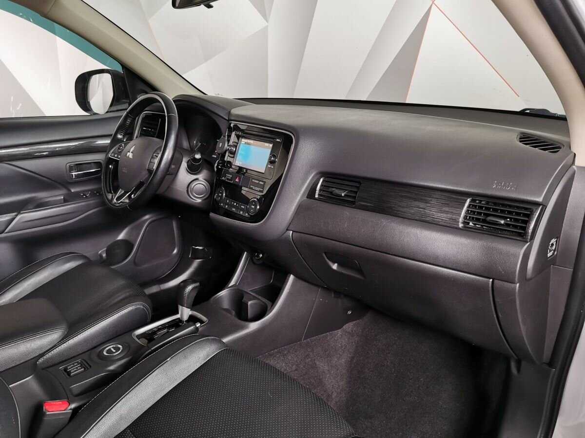 Купить Mitsubishi Outlander, 2016, 172 740 км, фото №9