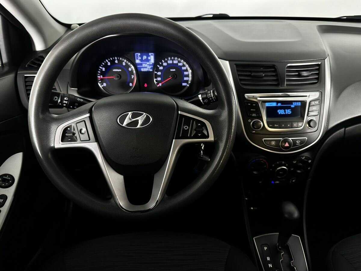 Купить Hyundai Solaris, 2015, 169 939 км, фото №10