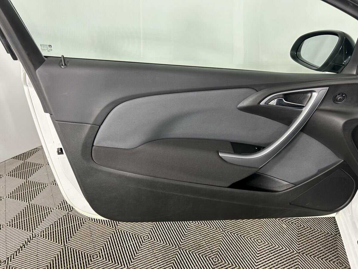 Купить Opel Astra GTC, 2014, 139 000 км, фото №8