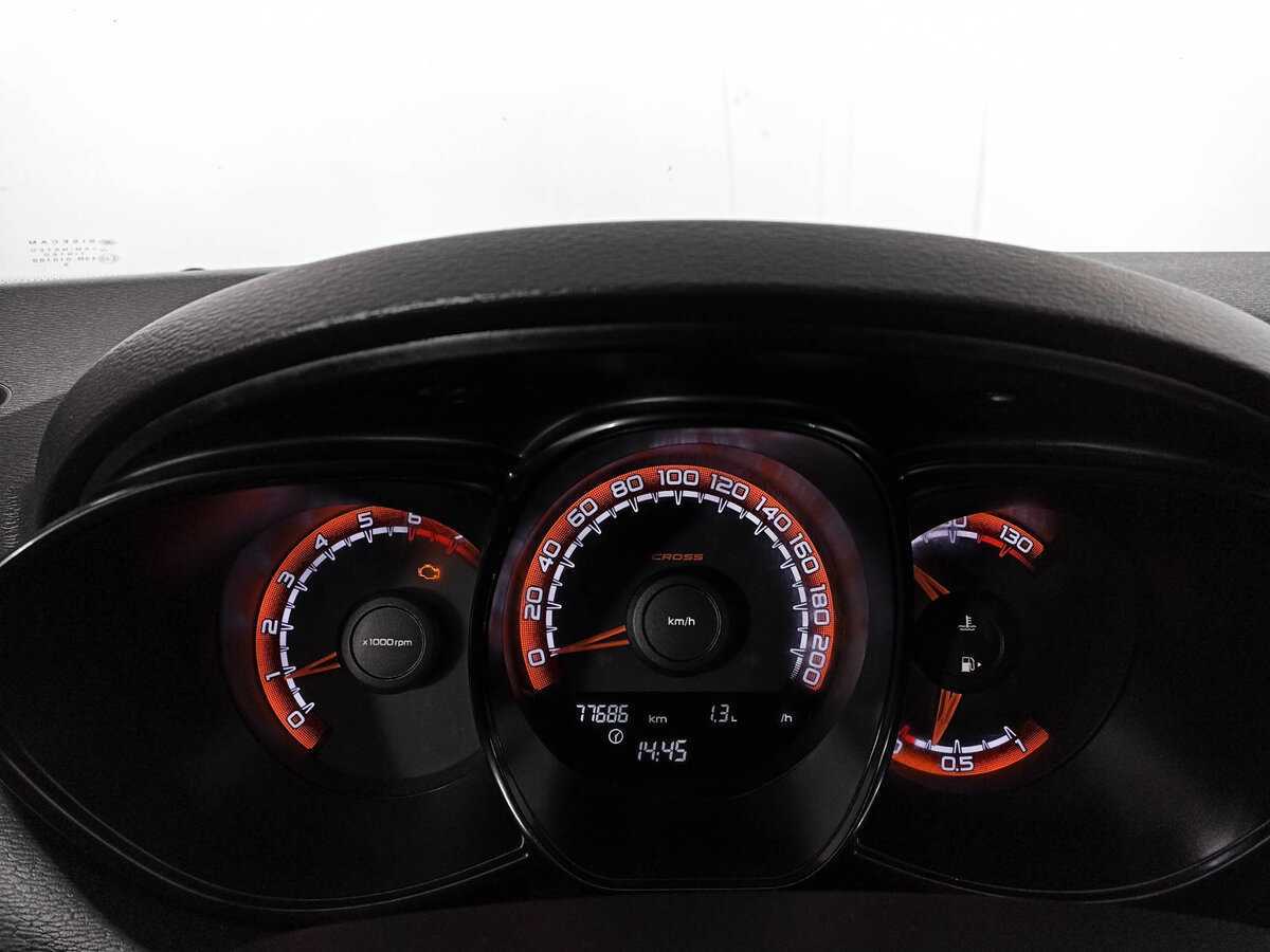 Купить Lada (ВАЗ) Vesta SW Cross, 2019, 77 688 км, фото №9