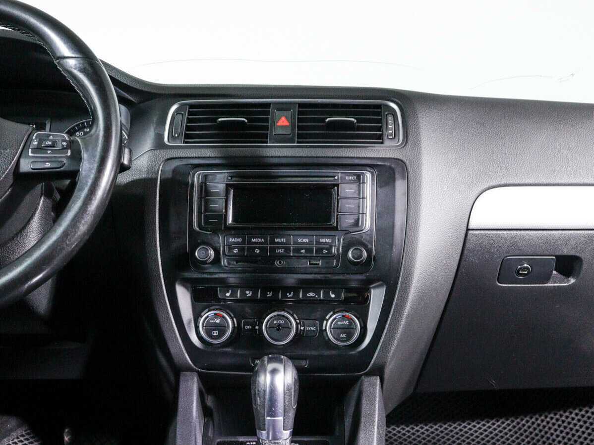 Купить Volkswagen Jetta, 2013, 285 125 км, фото №11