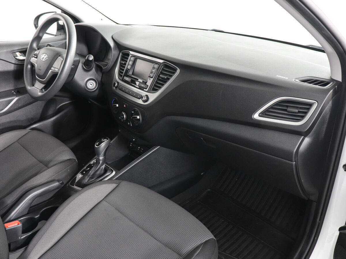 Купить Hyundai Solaris, 2017, 111 194 км, фото №10