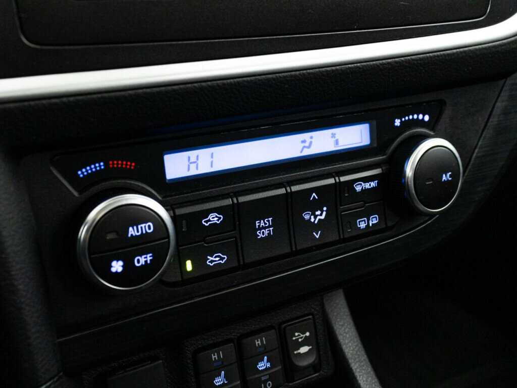 Купить Toyota Auris, 2014, 149 919 км, фото №16