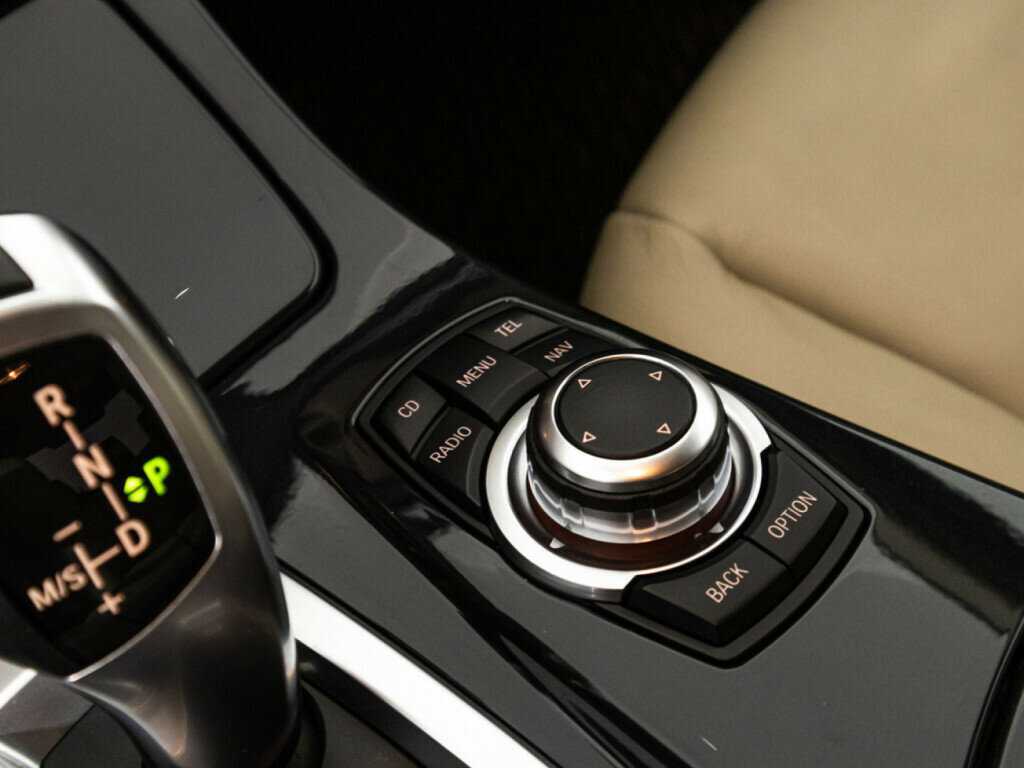 Купить BMW 5 серии 528i, 2012, 235 328 км, фото №19