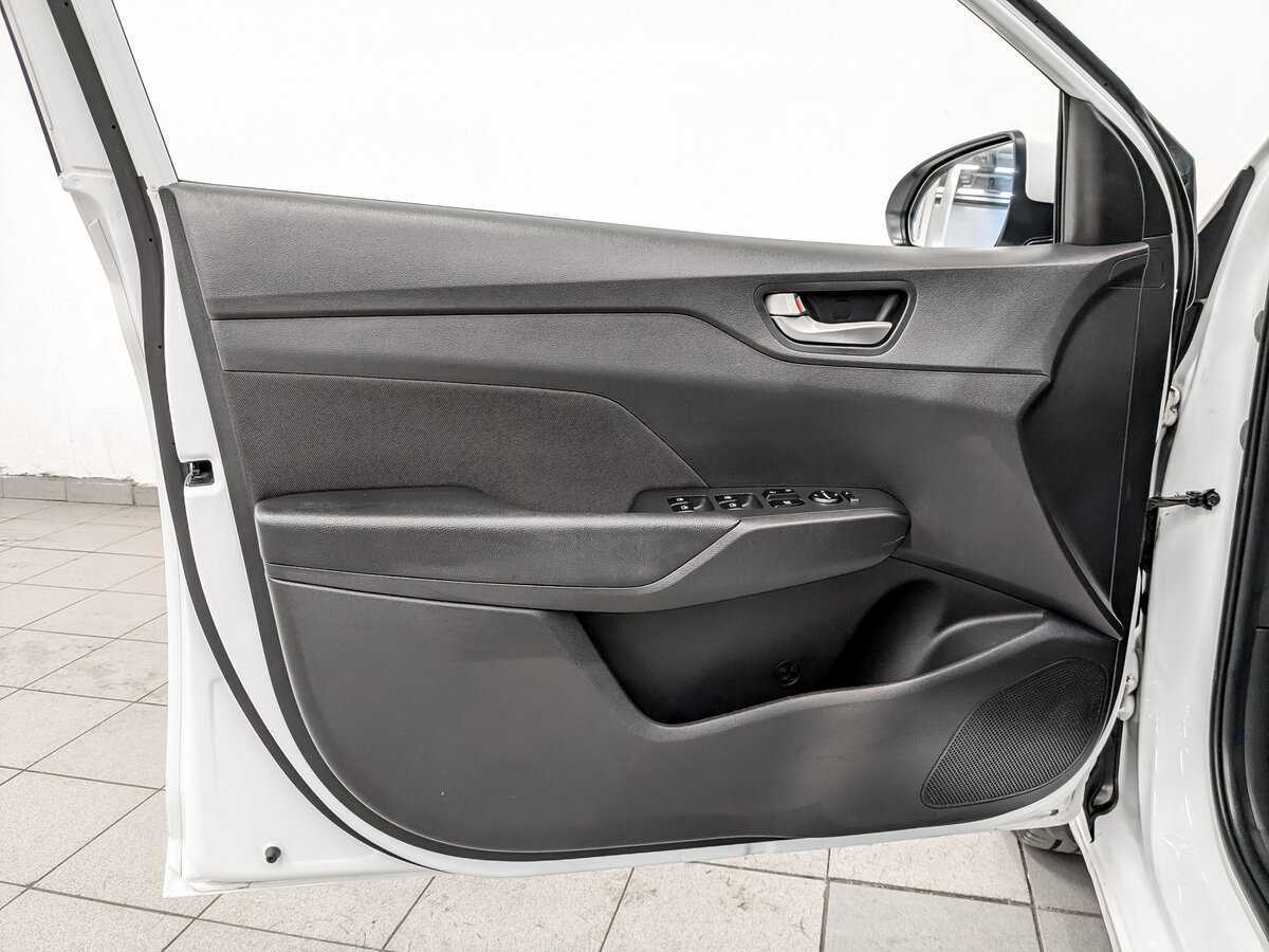 Купить Hyundai Solaris, 2017, 107 457 км, фото №19