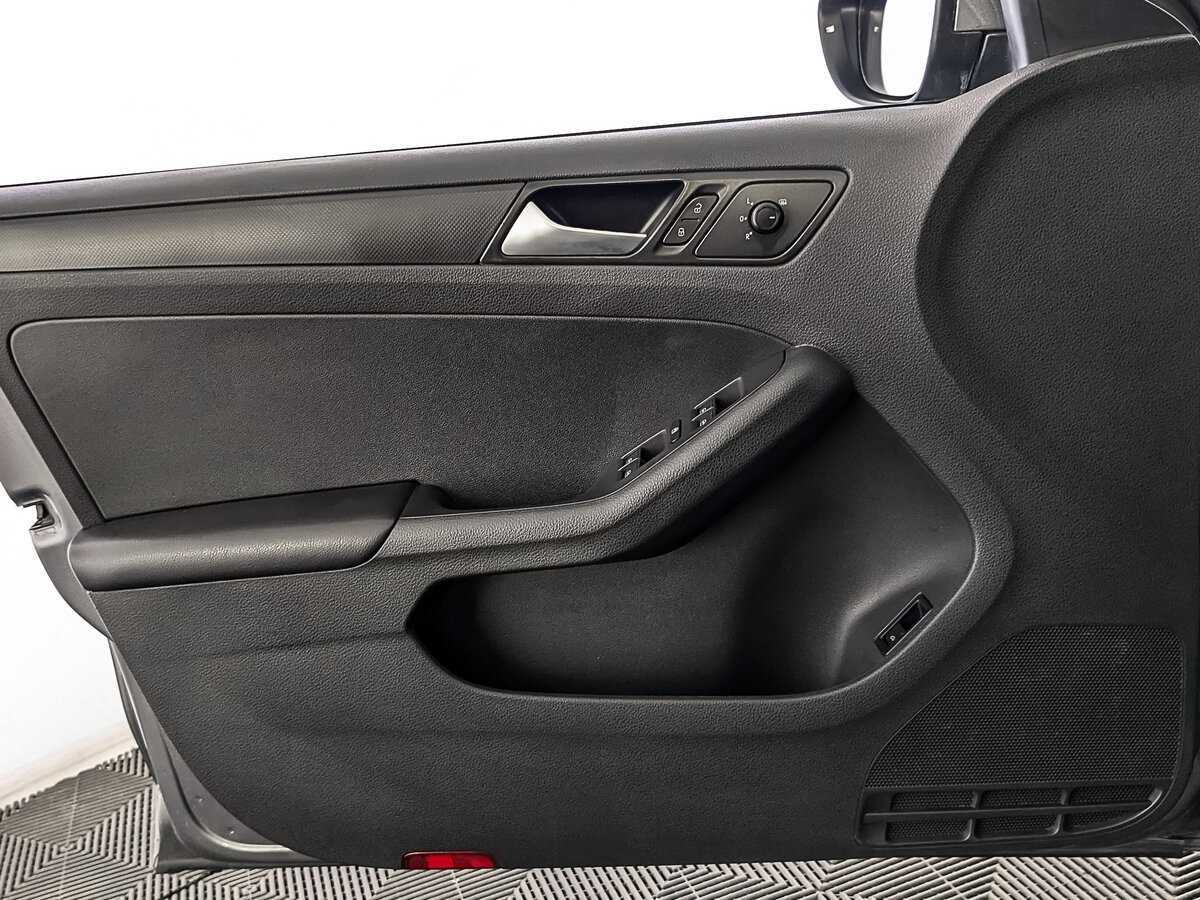 Купить Volkswagen Jetta, 2016, 227 183 км, фото №19