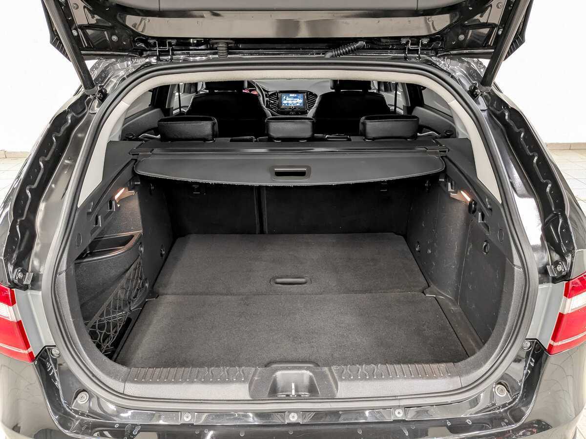 Купить Lada (ВАЗ) Vesta SW Cross, 2019, 70 048 км, фото №10