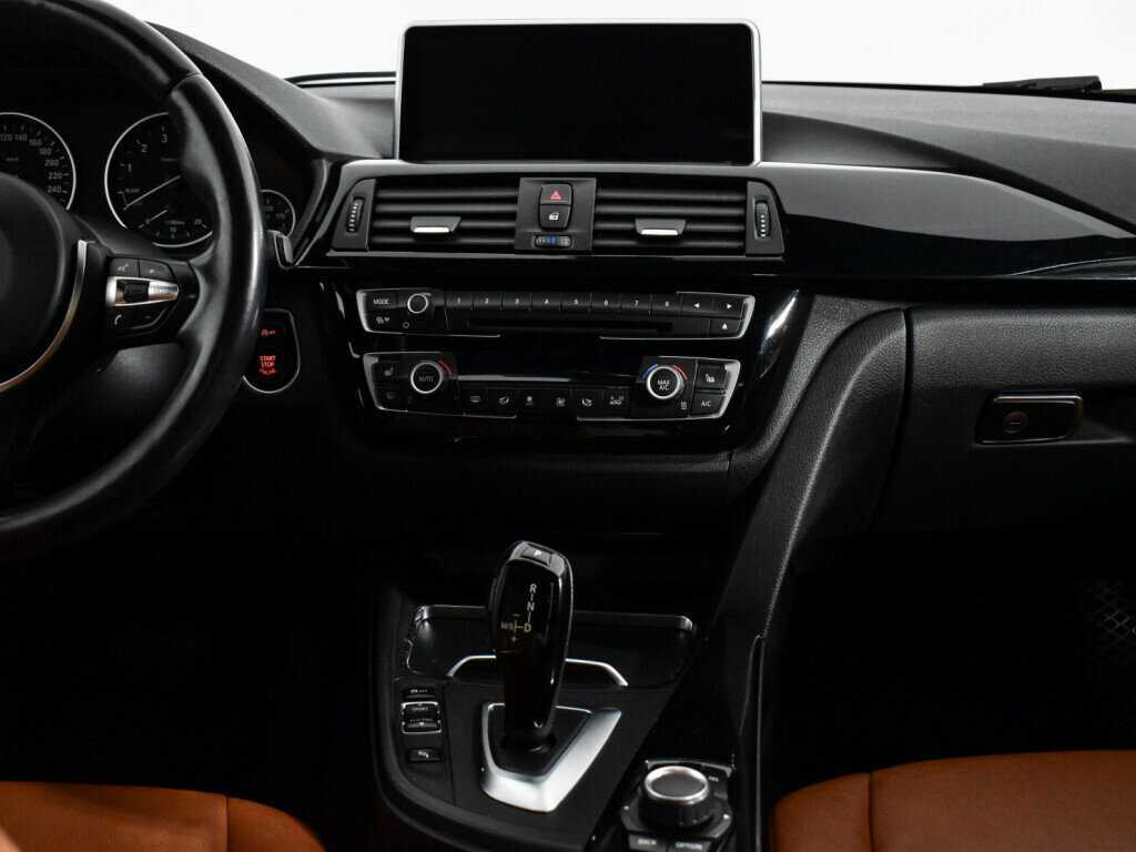 Купить BMW 3 серии 318i, 2017, 177 000 км, фото №18