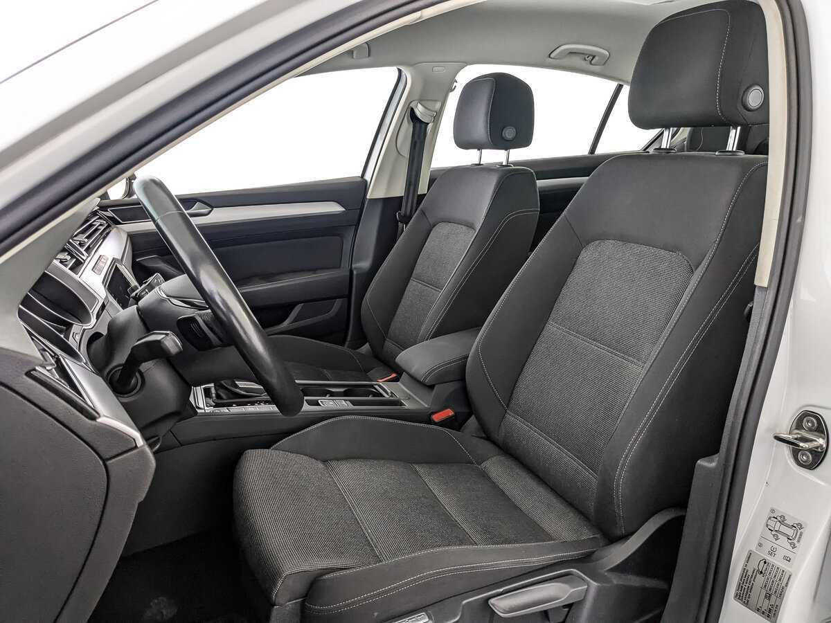 Купить Volkswagen Passat, 2019, 43 971 км, фото №17