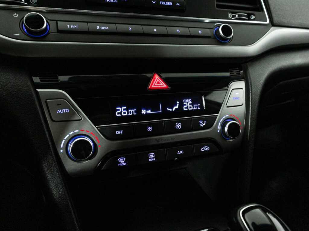 Купить Hyundai Elantra, 2017, 205 697 км, фото №15