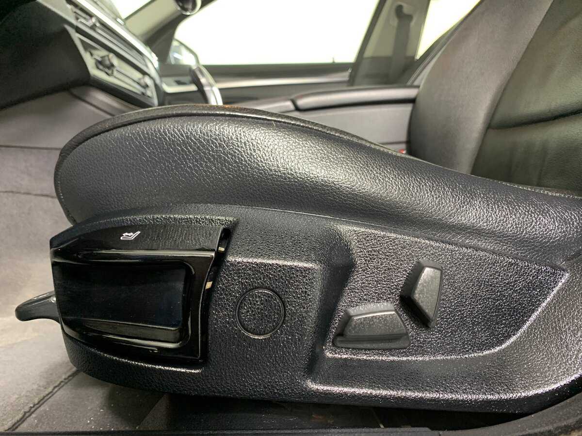 Купить BMW 5 серии 528i, 2012, 280 700 км, фото №17