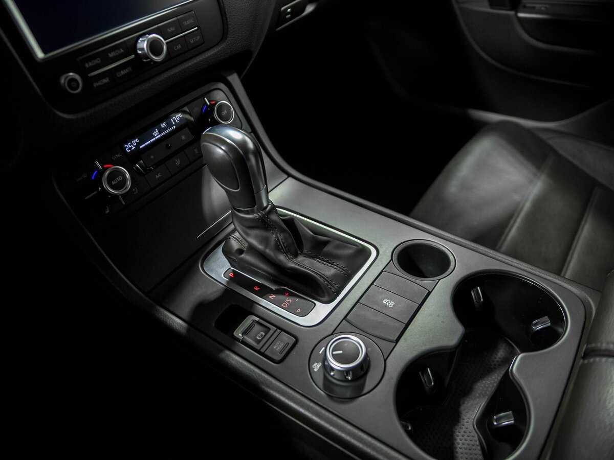 Купить Volkswagen Touareg, 2013, 127 425 км, фото №12