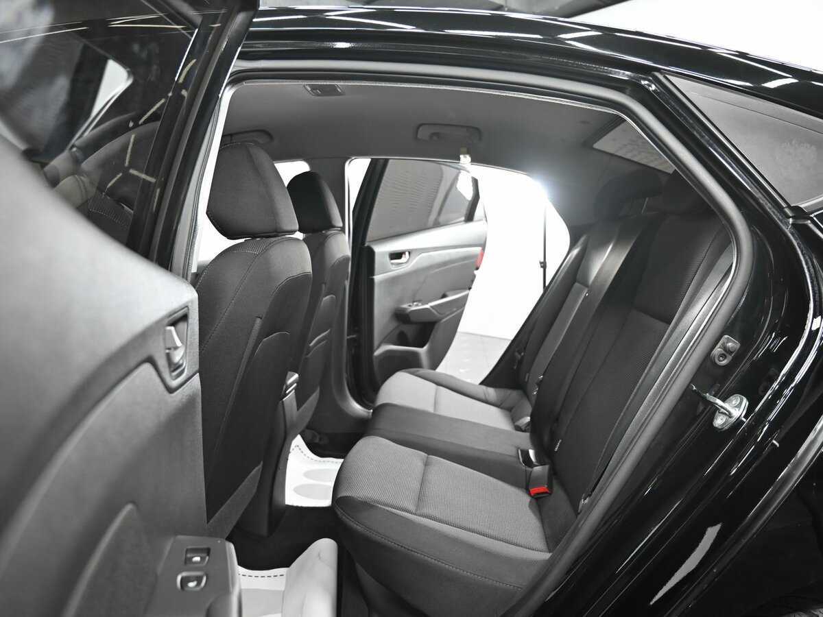 Купить Hyundai Solaris, 2018, 119 000 км, фото №12