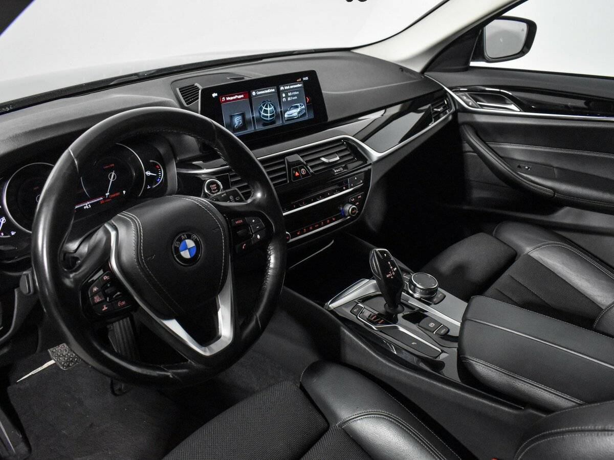 Купить BMW 5 серии 520d, 2017, 118 260 км, фото №9