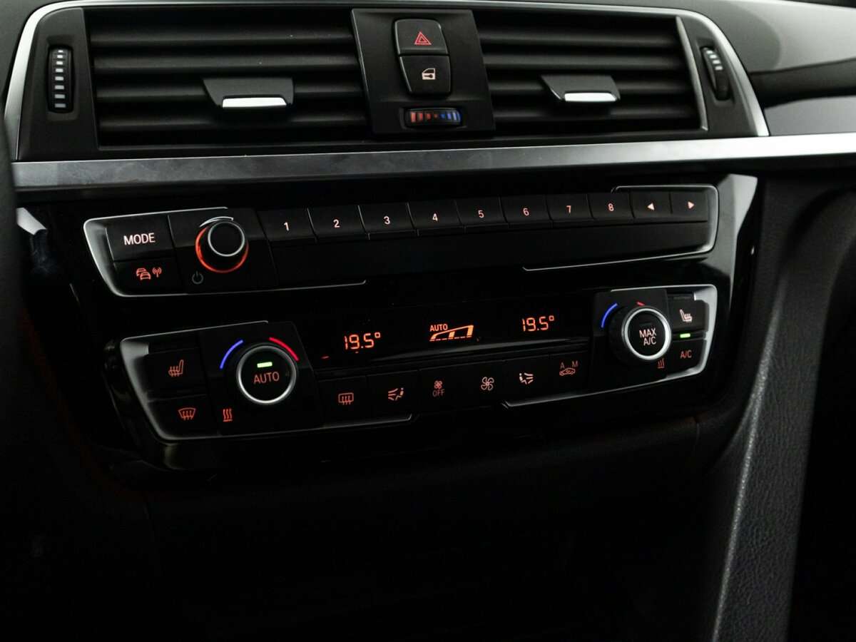 Купить BMW 3 серии 318i, 2017, 56 783 км, фото №16