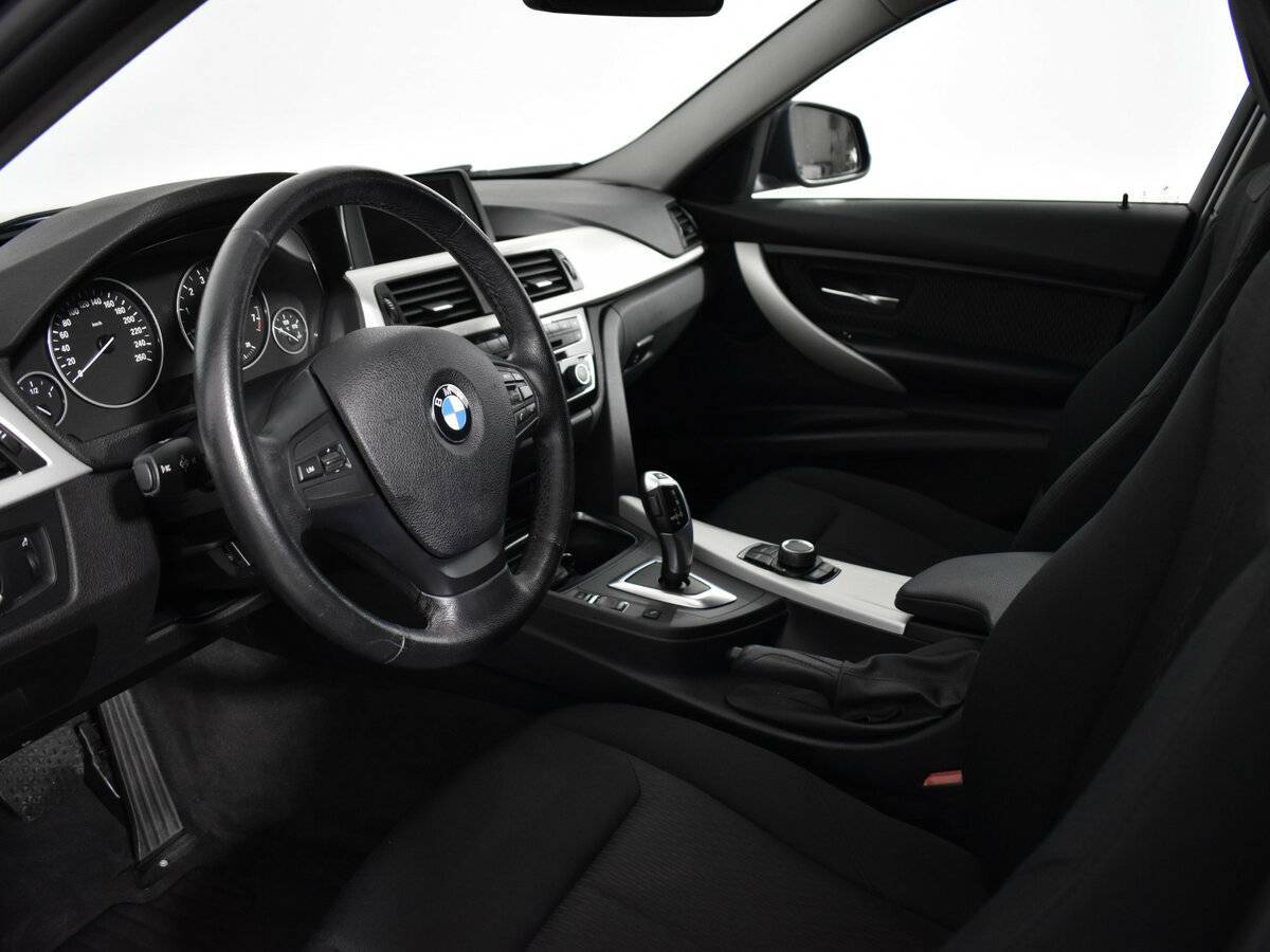 Купить BMW 3 серии 318i, 2015, 80 750 км, фото №9