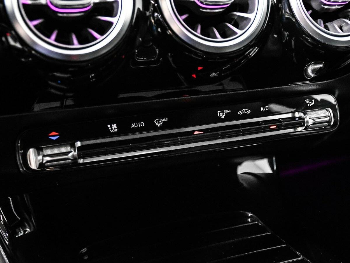 Купить Mercedes-Benz CLA 200, 2020, 128 247 км, фото №19