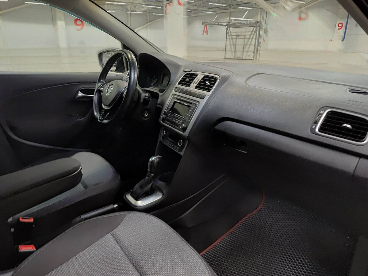 Купить Volkswagen Polo V Рестайлинг, 2016, 140 061 км, фото №10