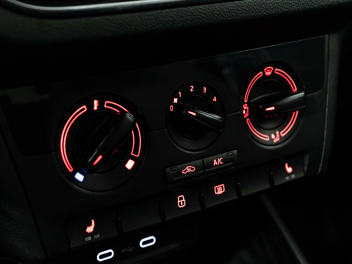 Купить Volkswagen Polo VI, 2021, 118 986 км, фото №15