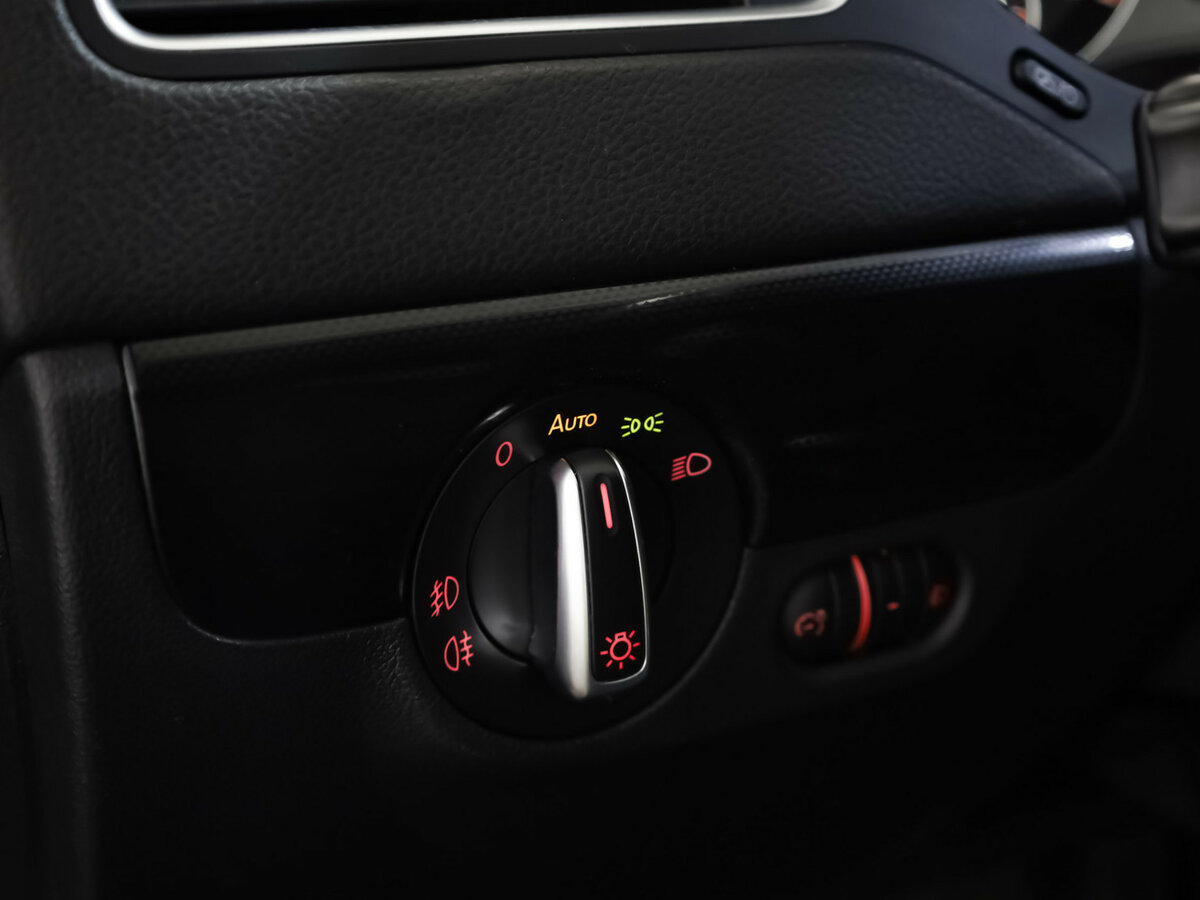 Купить Volkswagen Jetta VI, 2014, 259 874 км, фото №11