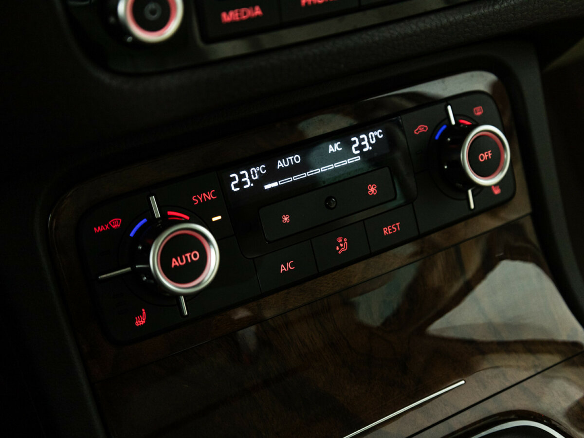 Купить Volkswagen Touareg II, 2013, 74 075 км, фото №18